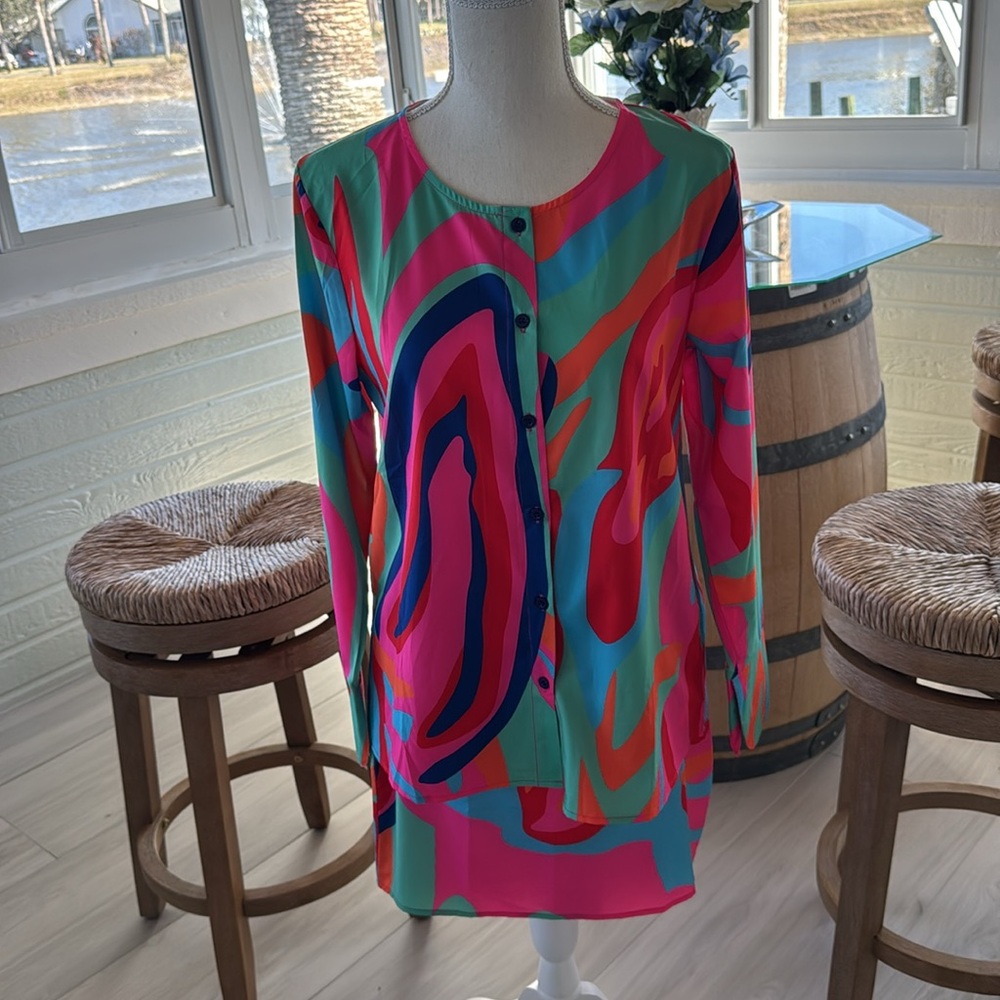 Vibrant multicolored button up blouse and back zipper skirt. - Picture 3 of 3